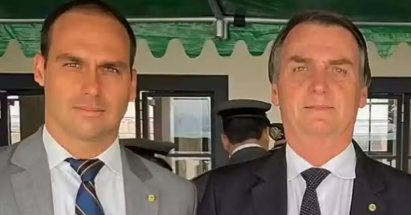 Moraes proíbe Bolsonaro de manter contato com Eduardo