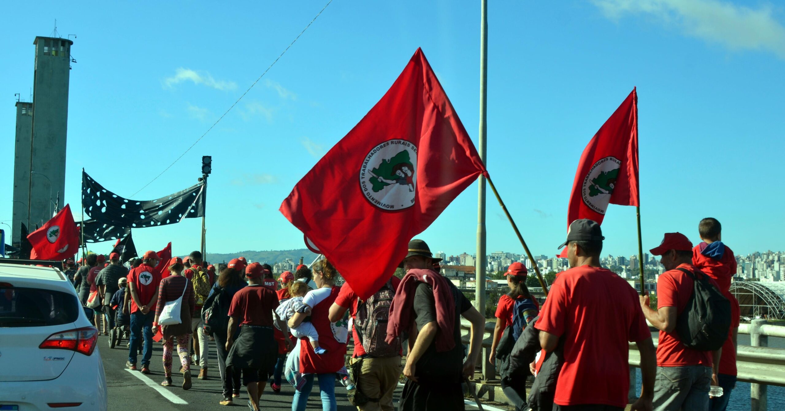 MST se queixa de demora em reforma agrária, ministério rebate
