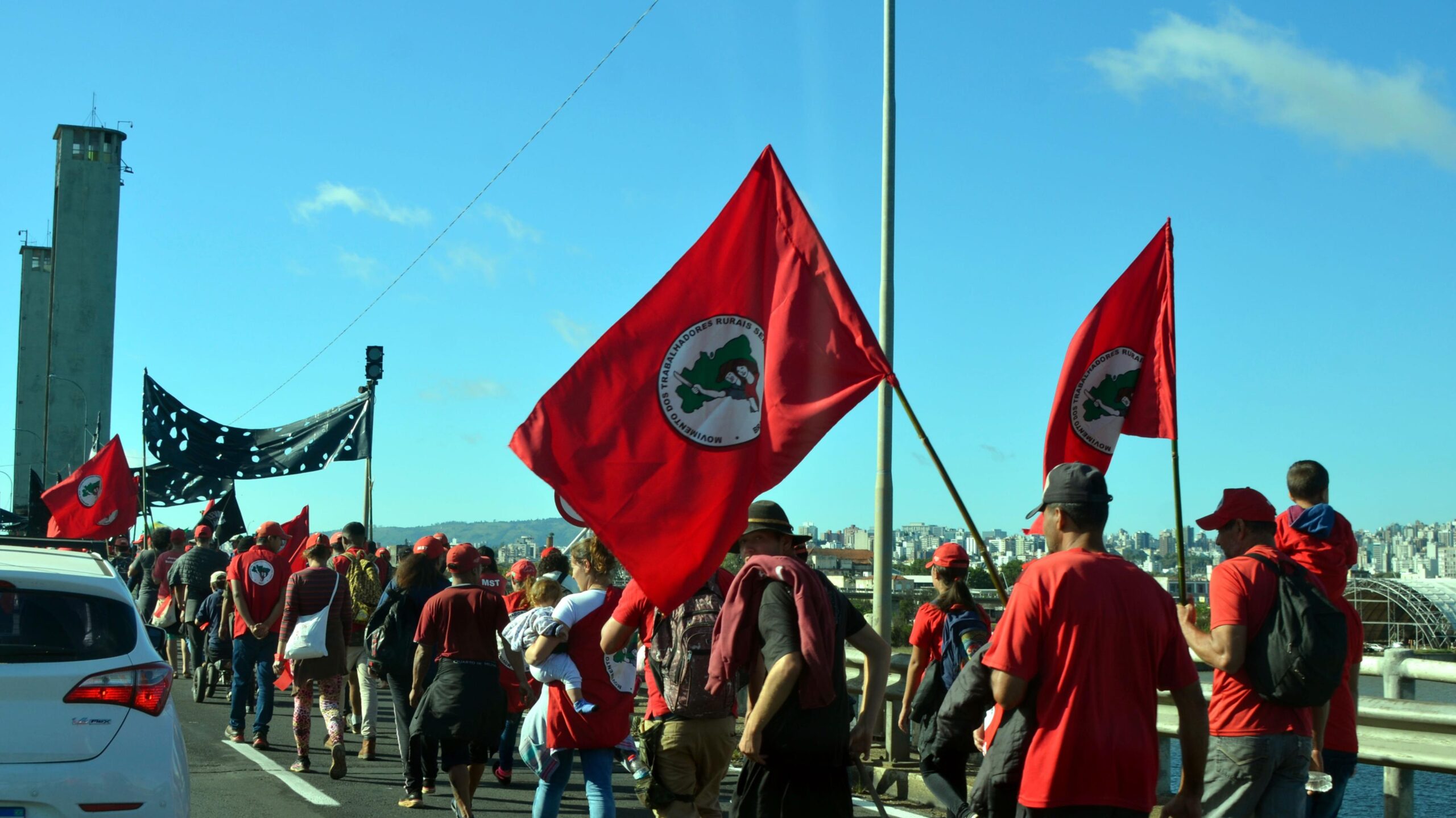 Movimento cobra agilidade do governo Lula e cita pacote tarifário de Trump.