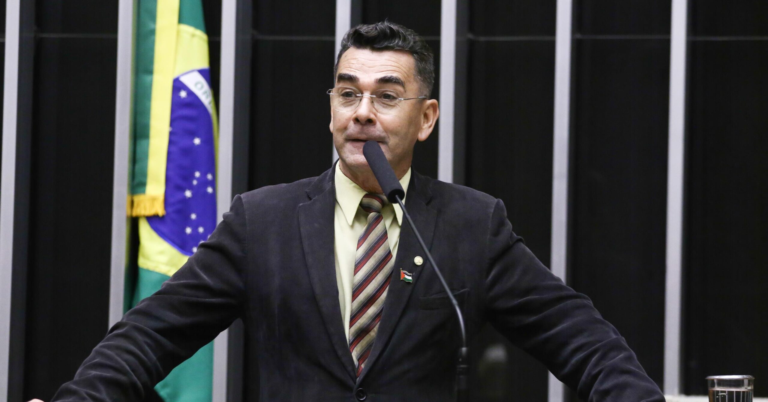 Padre João propõe feriado nacional no Dia da Mulher