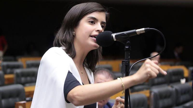 A deputada Tabata Amaral (PSB-SP) presidente a Frente Parlamentar Mista pela Licença Paternidade, lançada em 2024.