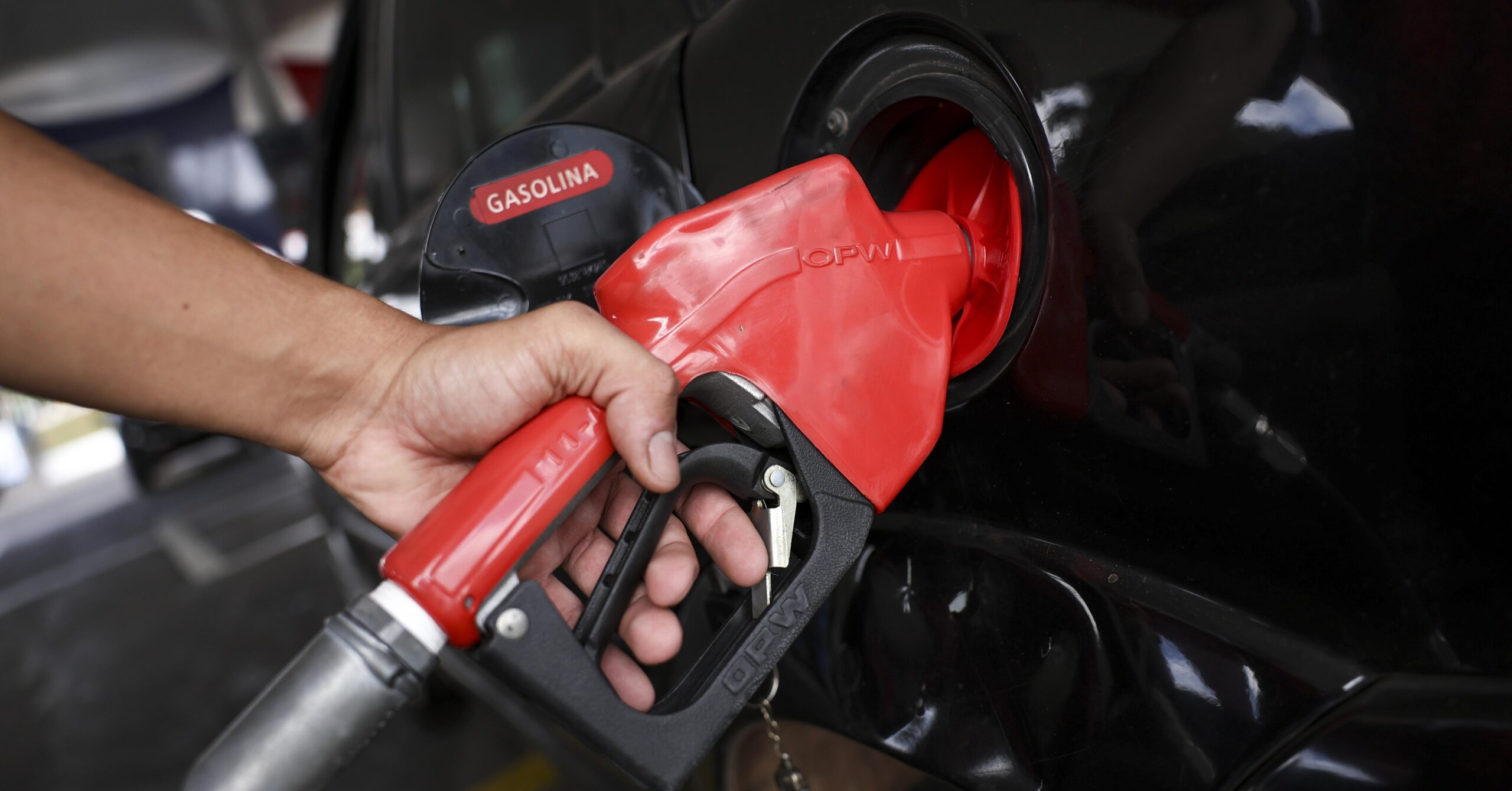 Preço do combustível pode cair se petróleo seguir estável