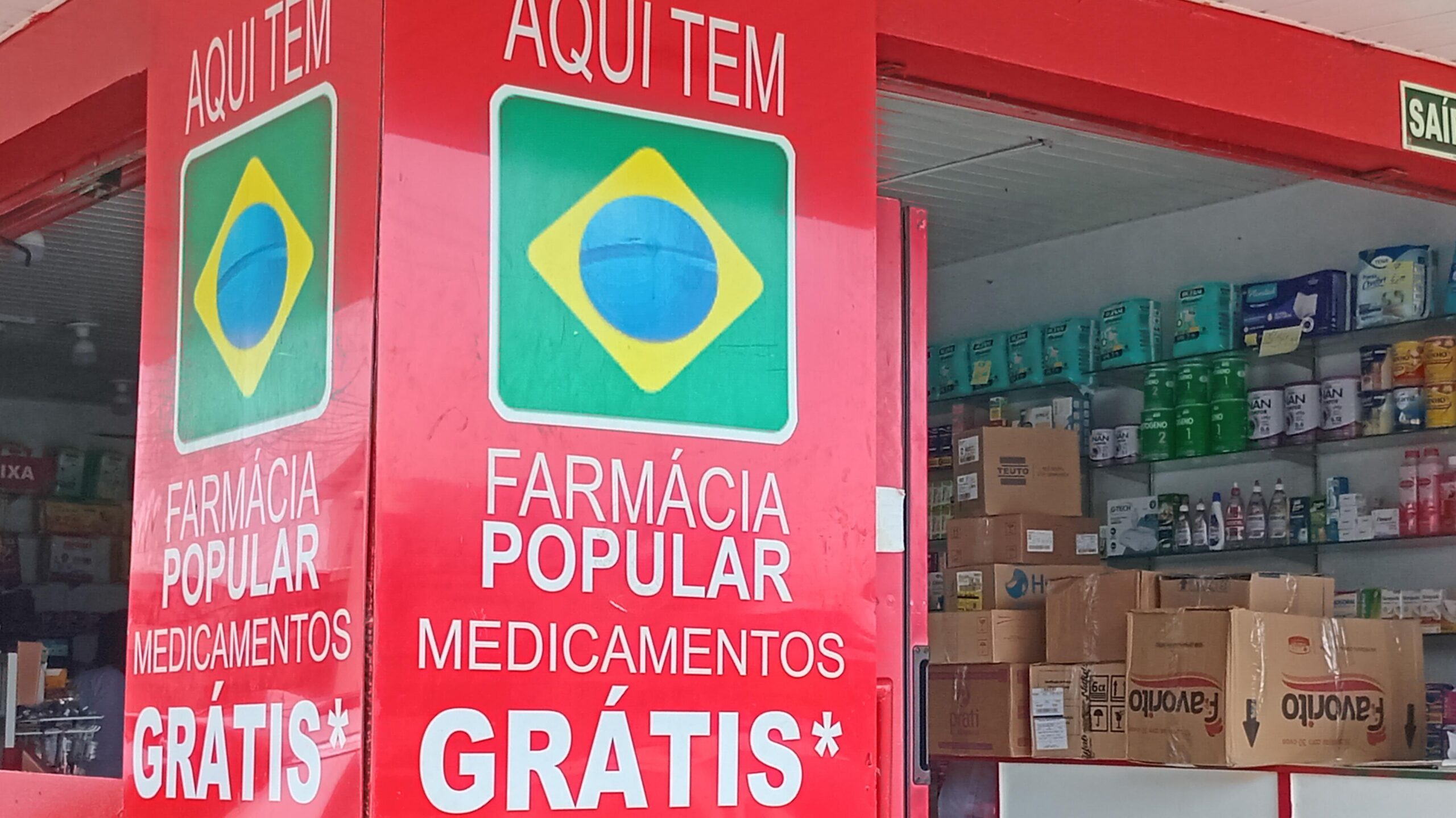 Programa Farmácia Popular, que oferece remédios gratuitos ou com desconto. 