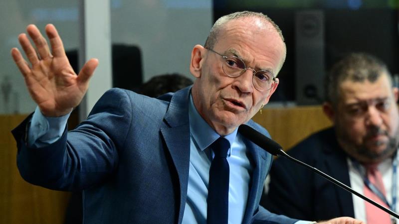 O projeto amplia a atuação das guardas municipais em abordagens de segurança.