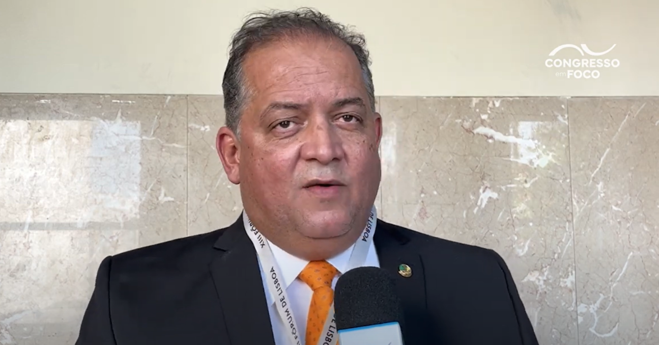 Regulação da IA deve avançar com diálogo, afirma senador Eduardo Gomes