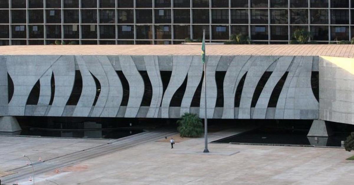 Senado aprova alteração de cargos vagos de técnico em analista no STJ