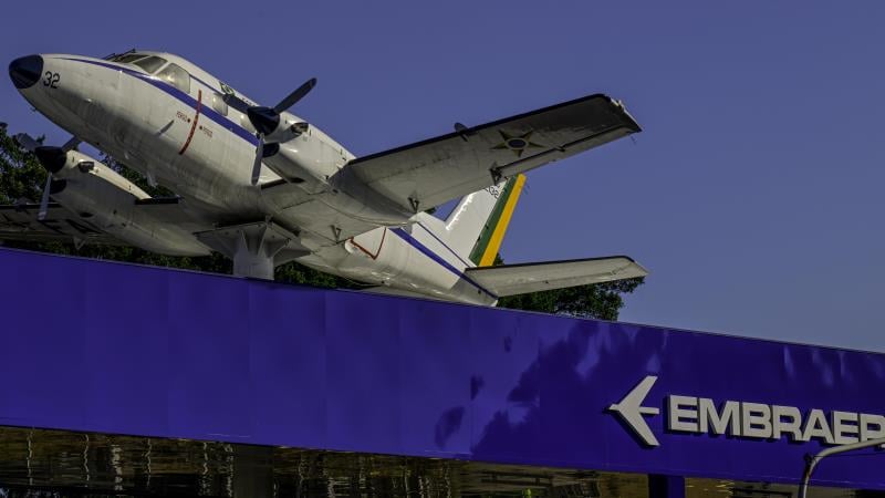 Segundo a Embraer, tarifaço de Trump pode ter impacto similar ao da pandemia.