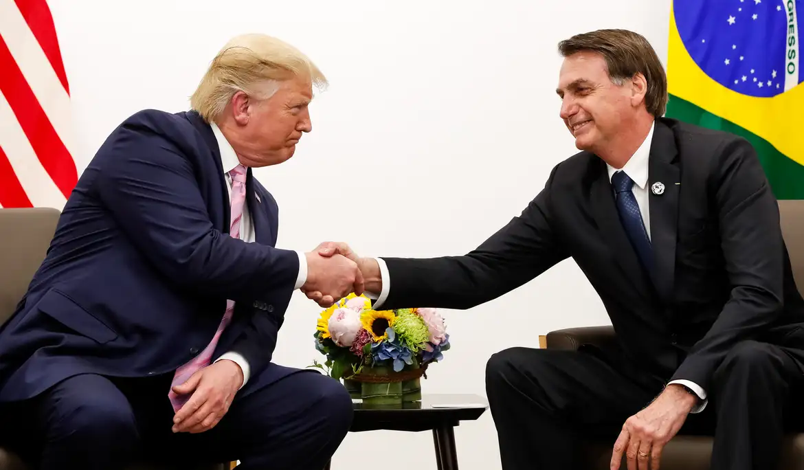 Veja reações de autoridades à postagem de Trump defendendo Bolsonaro