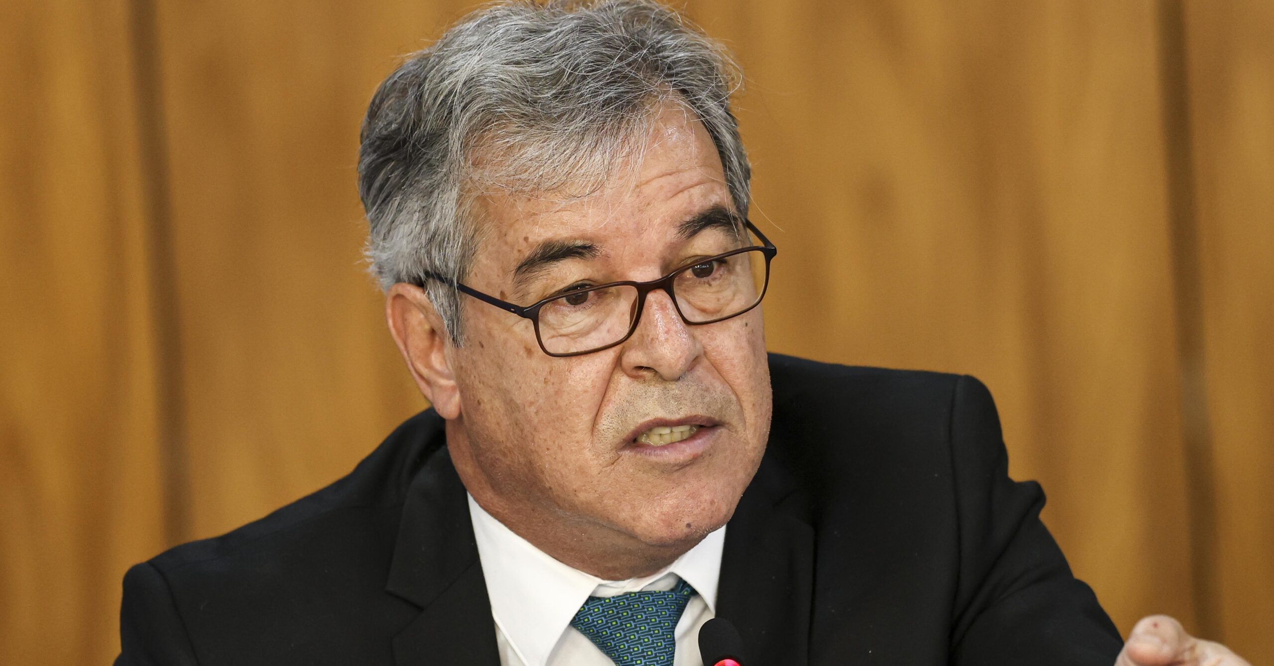 Viana diz que tarifa dos EUA é ação política de aliados de Bolsonaro