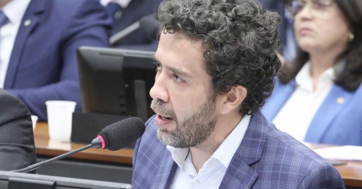 Vídeo: Janones diz que deputados do PL o apalparam nas partes íntimas