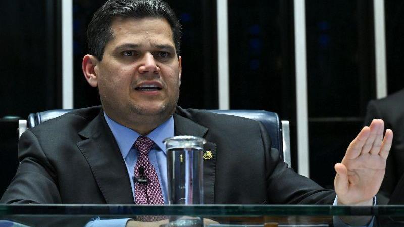 O presidente do Senado, Davi Alcolumbre (União Brasil-AP): PEC dos Precatórios será votada depois do recesso parlamentar.