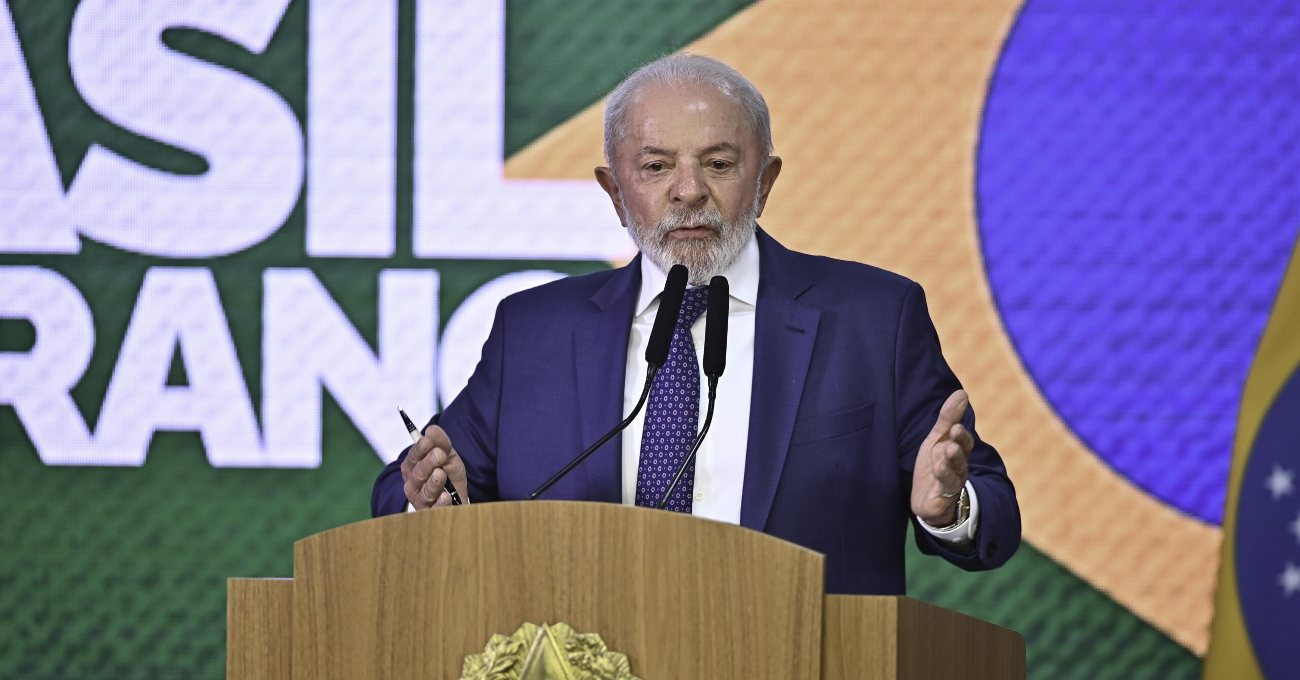 “A gente vai continuar teimando em negociação” com os EUA, diz Lula