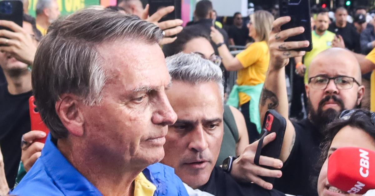 Bolsonaro entrega defesa no STF em dia de acareação de Mauro Cid