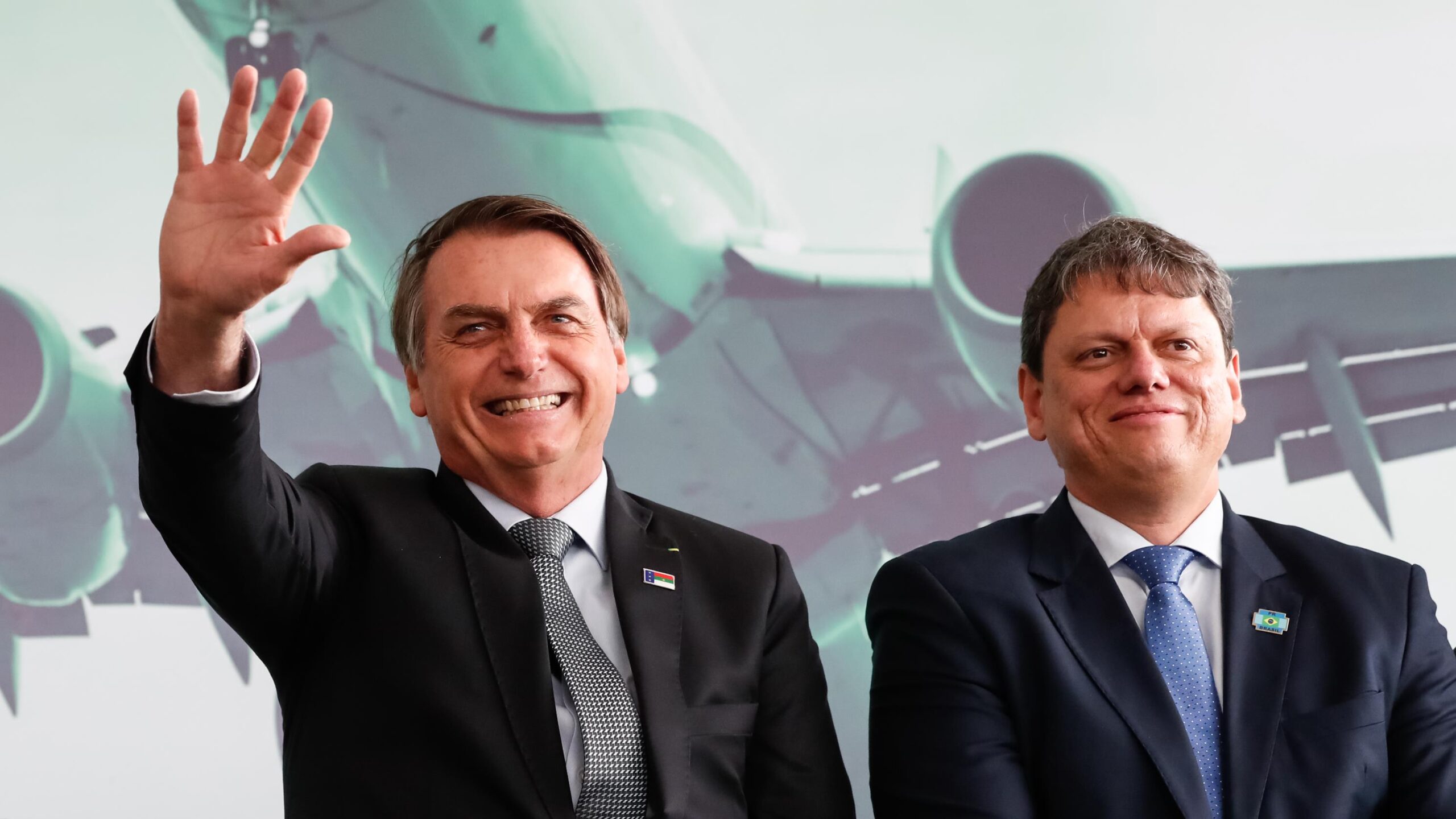 Visitas a Bolsonaro devem ser previamente autorizadas durante sua prisão domiciliar.