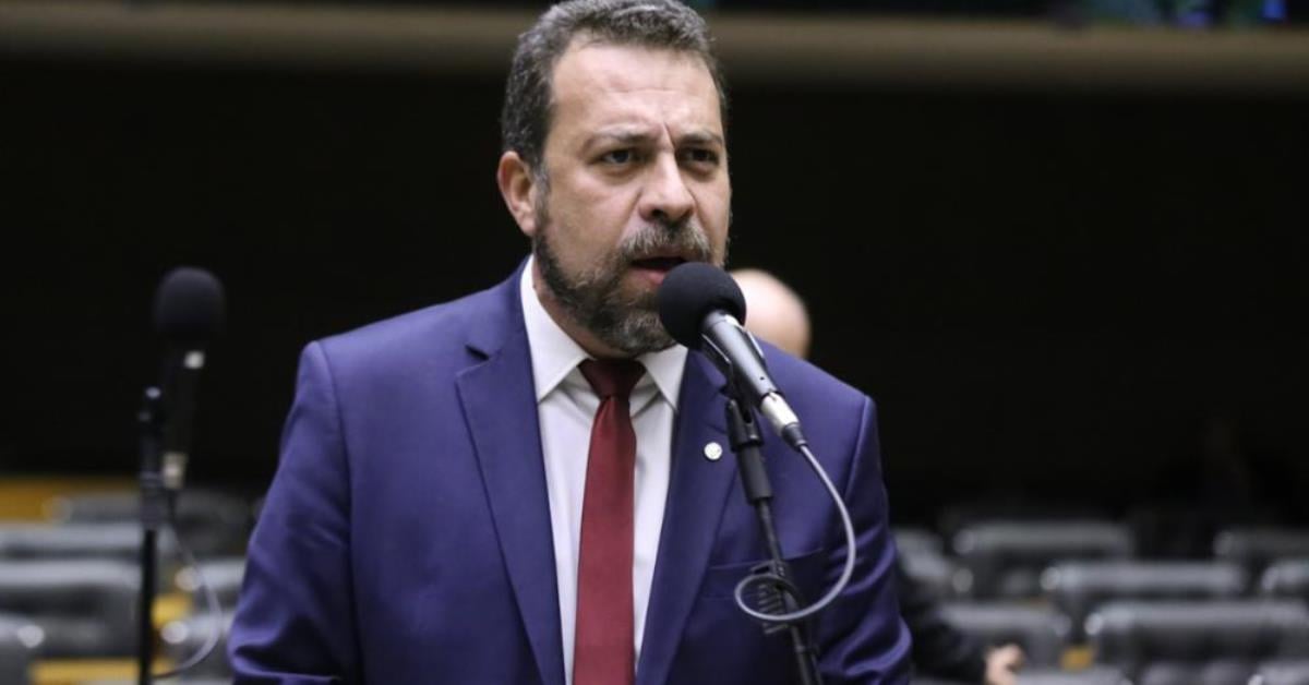 Boulos pede desconto salarial de deputados em protesto na Câmara