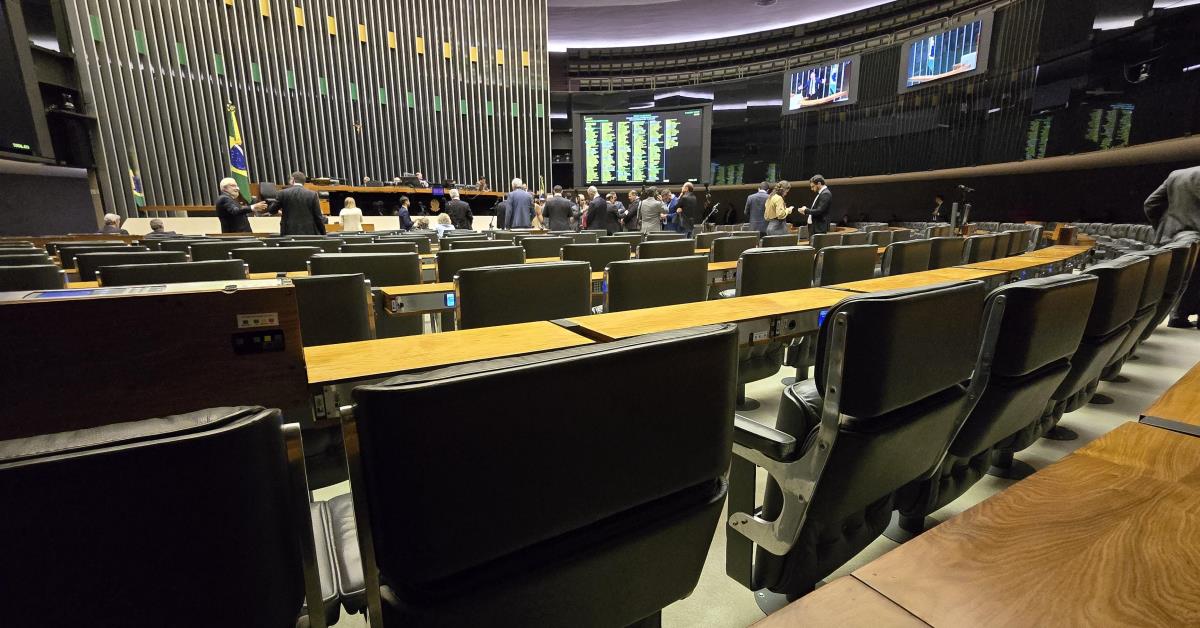 Câmara aprova urgência a propostas sobre ouro e reconhecimento facial