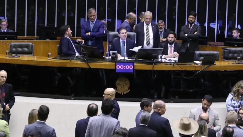 Requerimento de urgência recebeu apoio unânime em votação simbólica na Câmara.