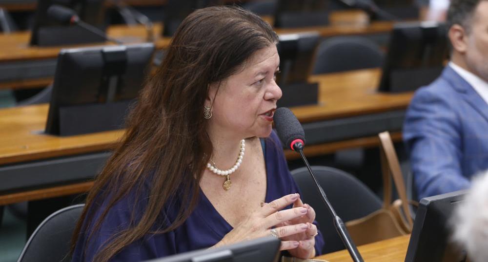 CCJ aprova aumento de pena para aliciamento de menor pela internet