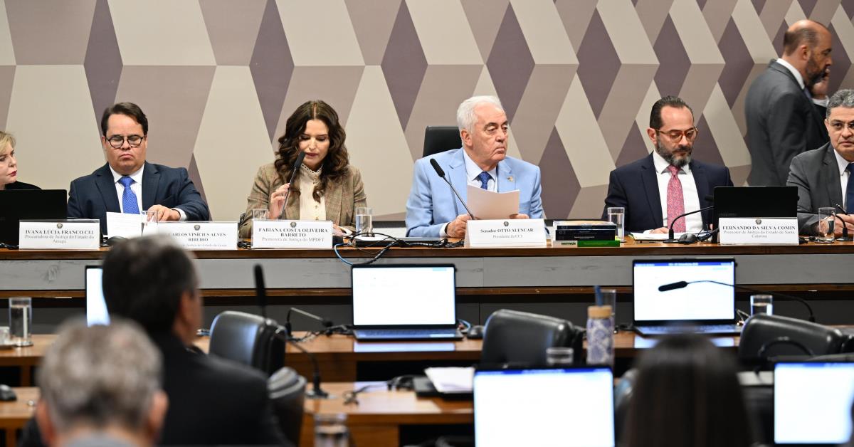 CCJ do Senado aprova 14 nomes para conselhos e agências; veja lista