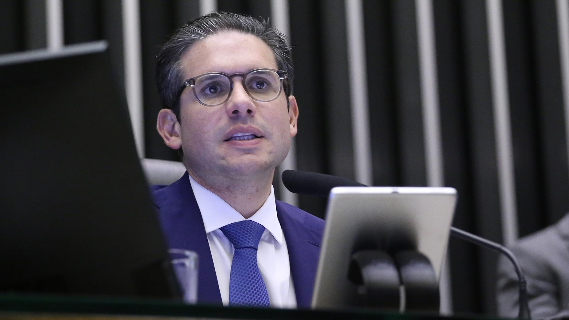 Presidente Hugo Motta agradeceu a Felca por vídeo de denúncia.