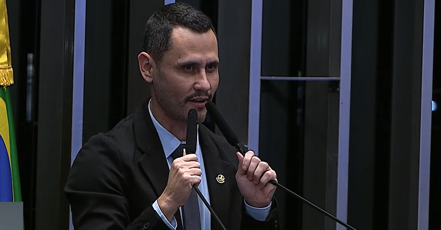 Cleitinho critica proposta de “enfraquecimento” à Lei da Ficha Limpa