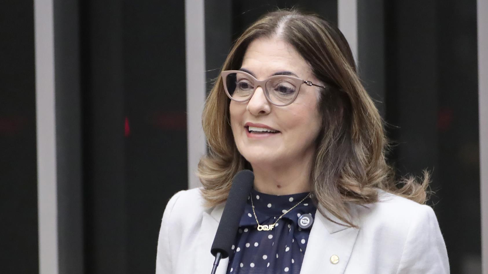 Rogéria Santos, relatora da proposta.