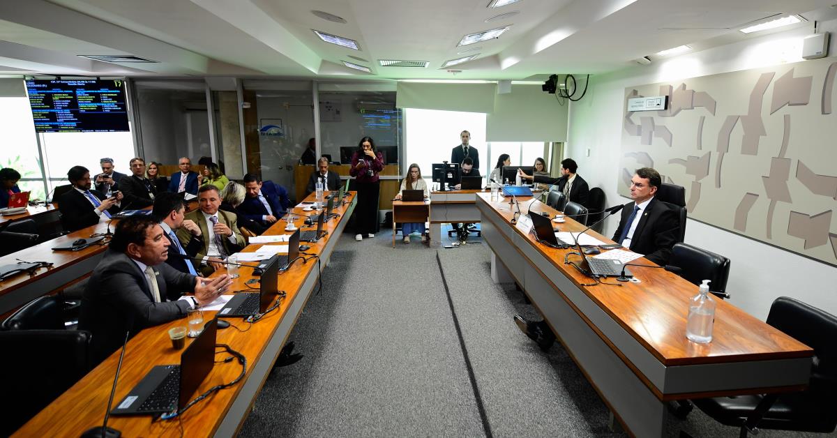 Comissão no Senado receberá ex-assessor que vazou mensagens de Moraes