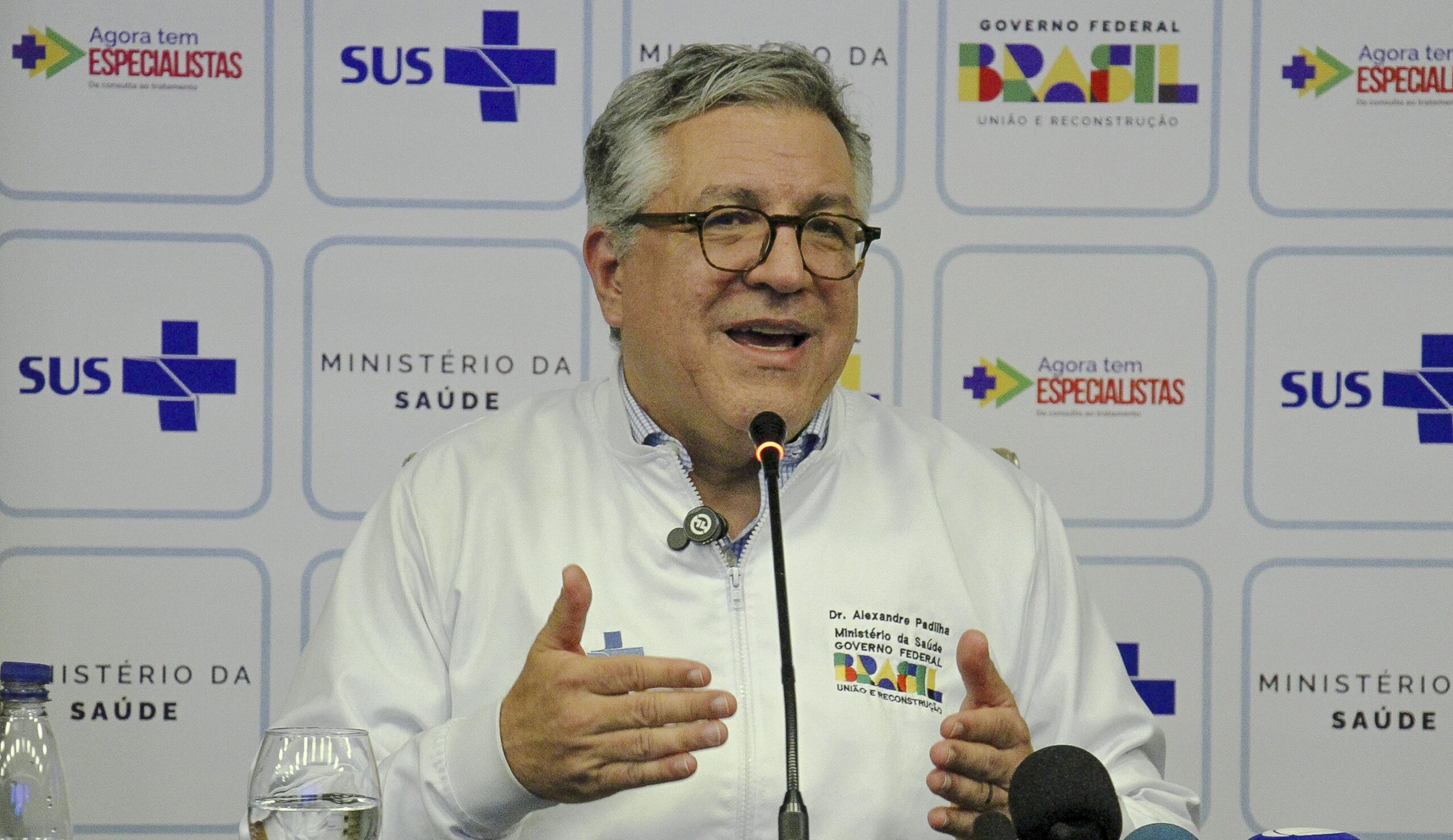 Reduzir fila no SUS é uma das prioridades do ministério, segundo Alexandre de Padilha.