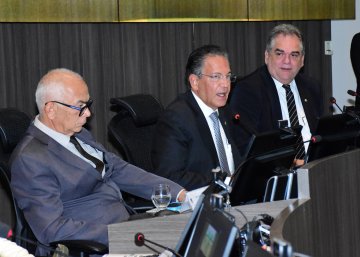 Foto do ministro Campbell no TJPB