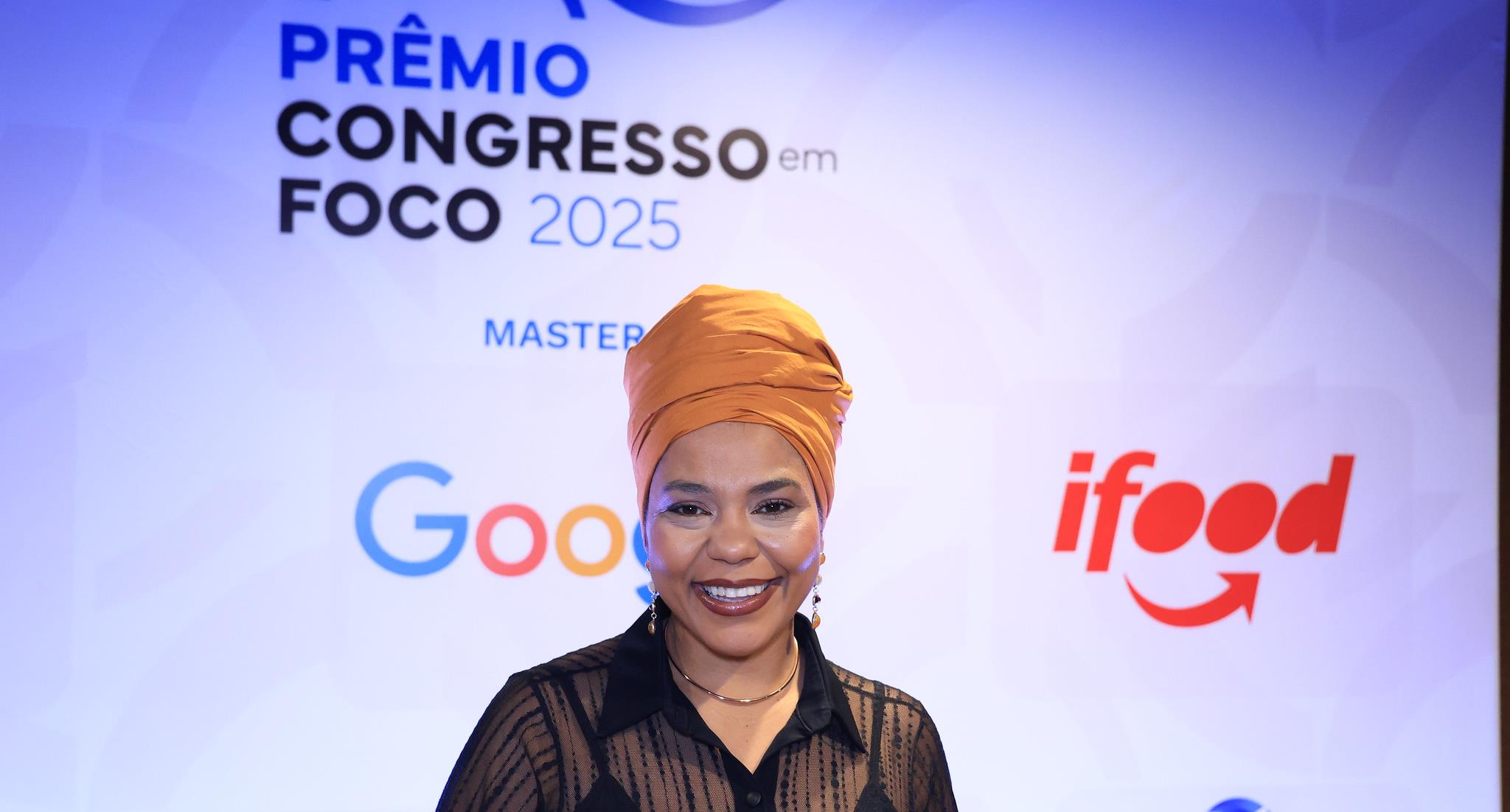 Dandara defende mais recursos para educação federal