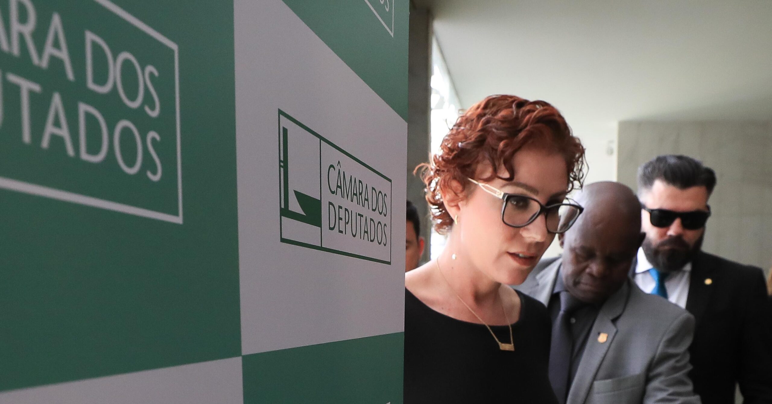 Defesa de Carla Zambelli descarta pedir asilo político à Itália