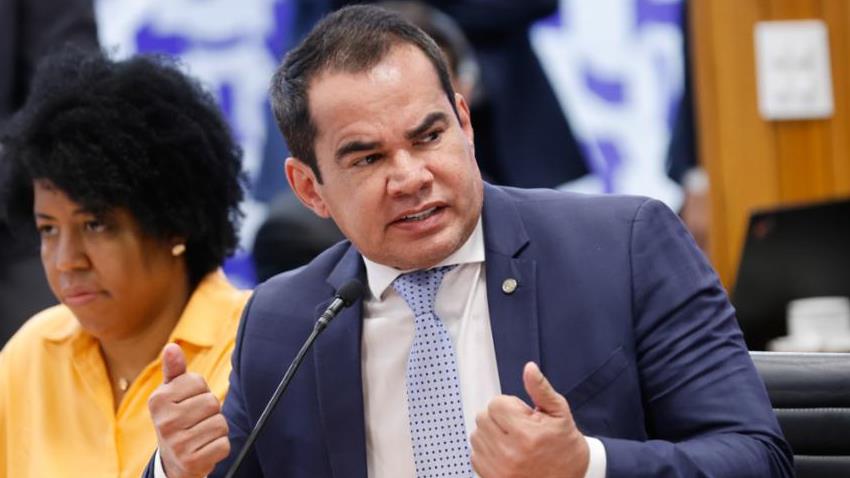 O deputado cita o patrocínio das casas de aposta aos times de futebol do Campeonato Brasileiro para justificar o projeto.