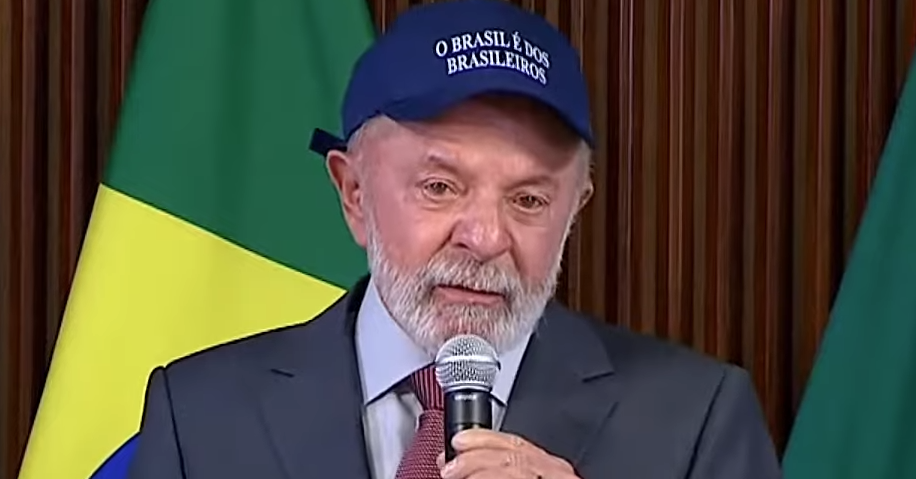 Eduardo Bolsonaro está na lista de “traidores da pátria”, diz Lula