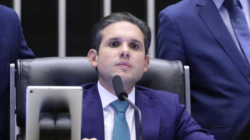 De acordo com Hugo Motta, Eduardo já começou a ficar isolado mesmo dentro do PL.