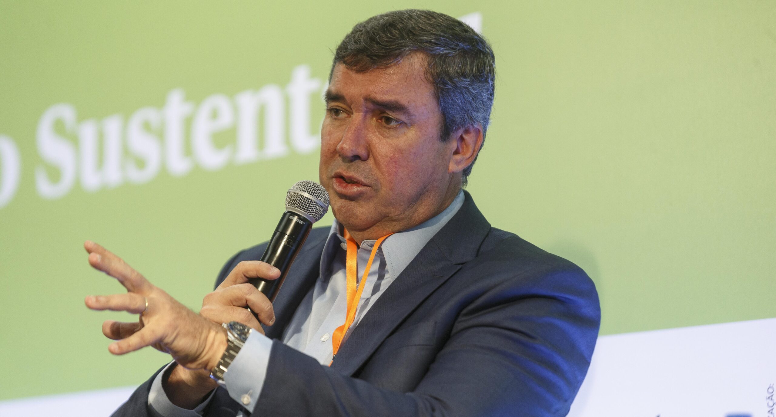 Eduardo Riedel se filia ao PP e deixa PSDB sem governadores