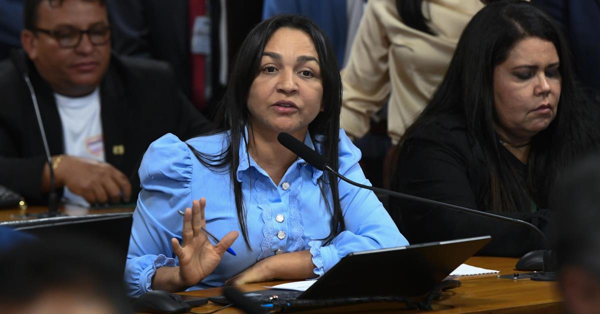 Eliziane aciona Alcolumbre para rever restrição a jornalistas na CPMI