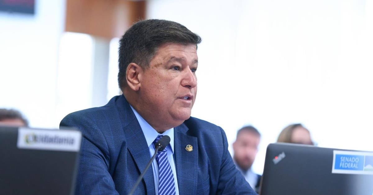 Em reviravolta, oposição derrota governo e assume a CPMI do INSS