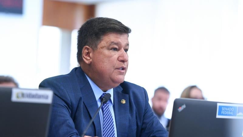 Carlos Viana assumiu a presidência da CPMI do INSS.