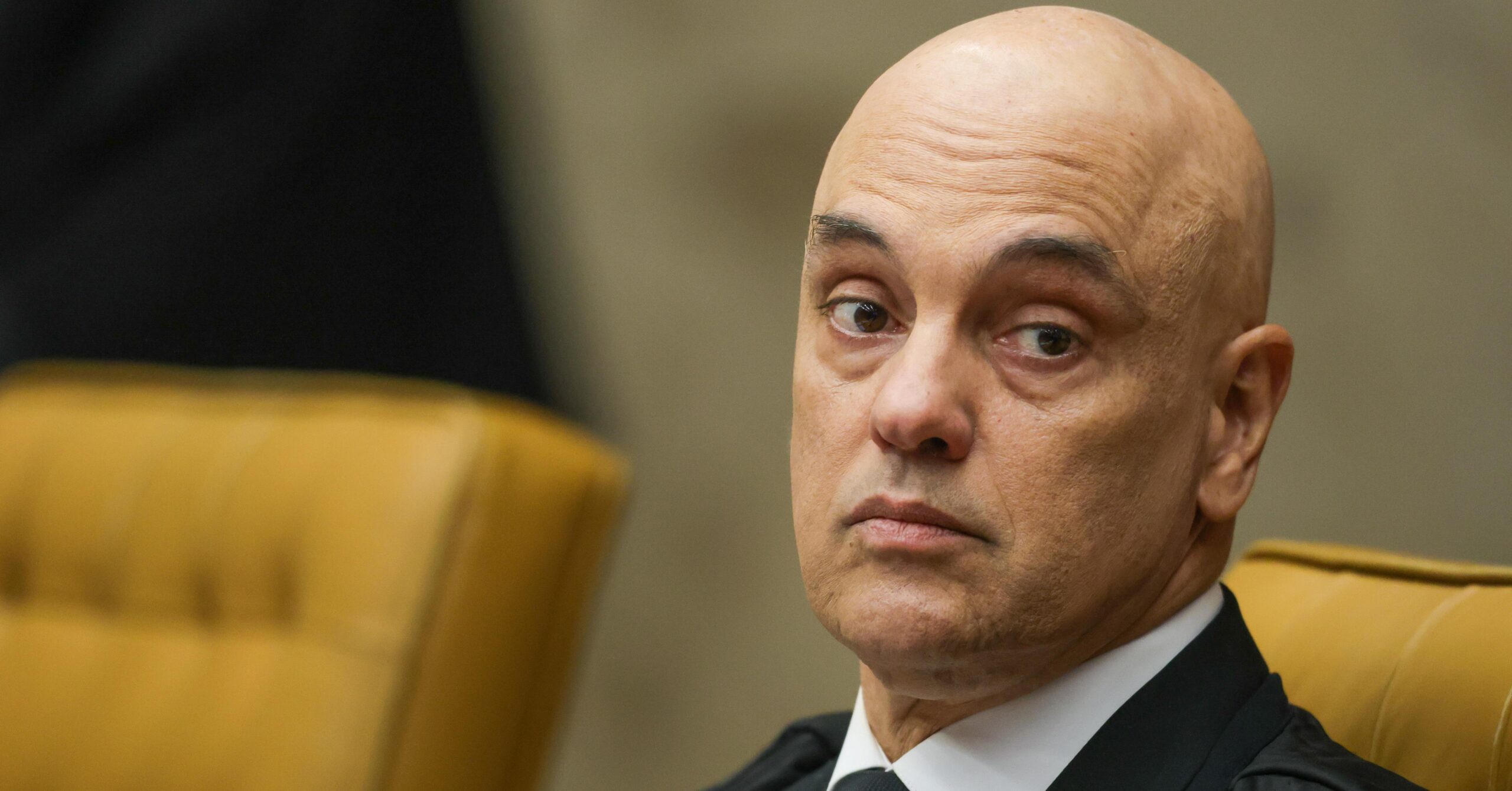 Embaixada dos EUA retoma críticas a Moraes e o chama de “tirano”