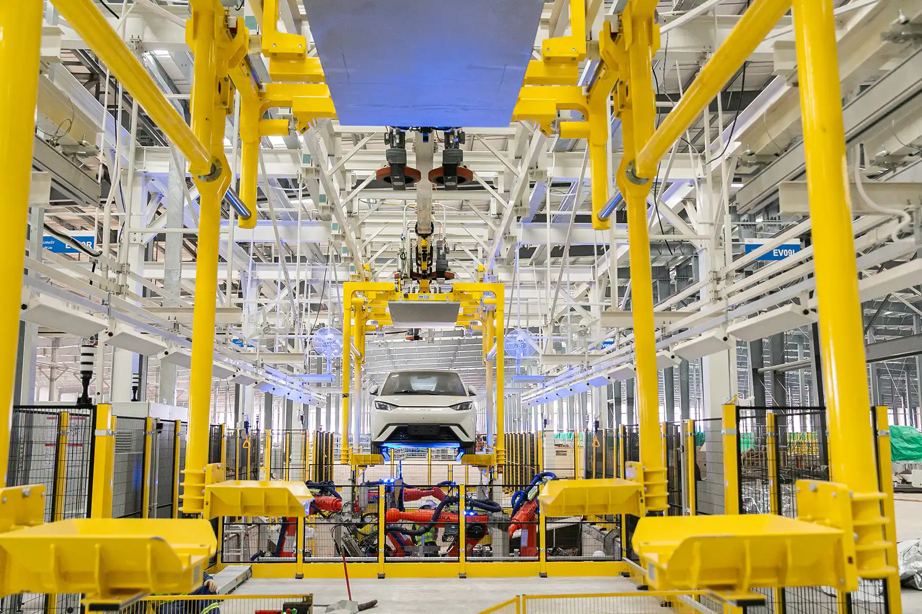 Nova fábrica da BYD na Bahia reacende debate sobre produção local.