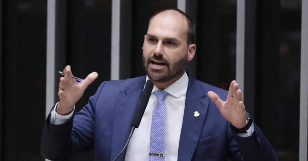 Ex-reitores e acadêmicos pedem à Câmara cassação de Eduardo Bolsonaro