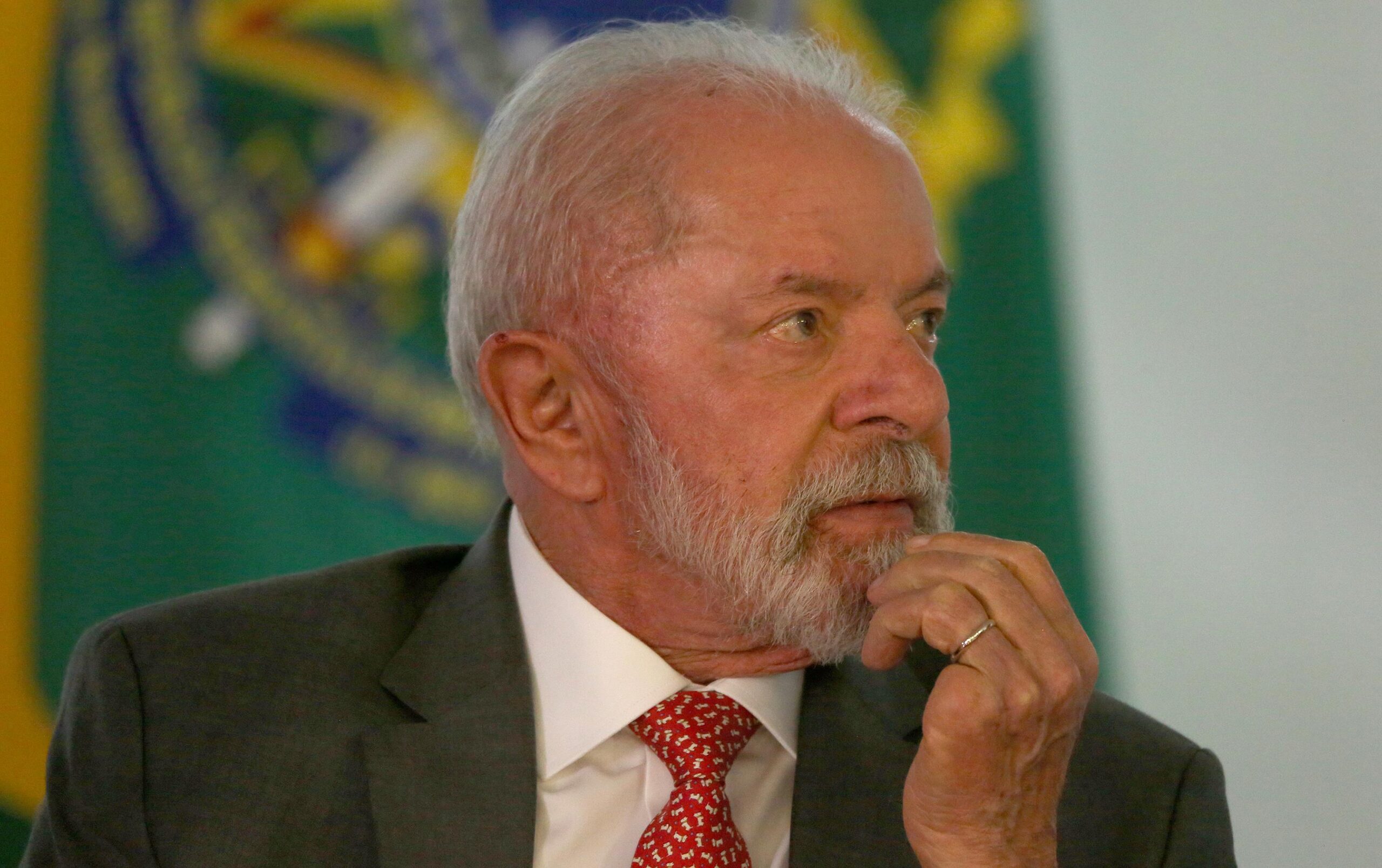 Reprovação ao governo Lula persiste, de acordo com o Datafolha.