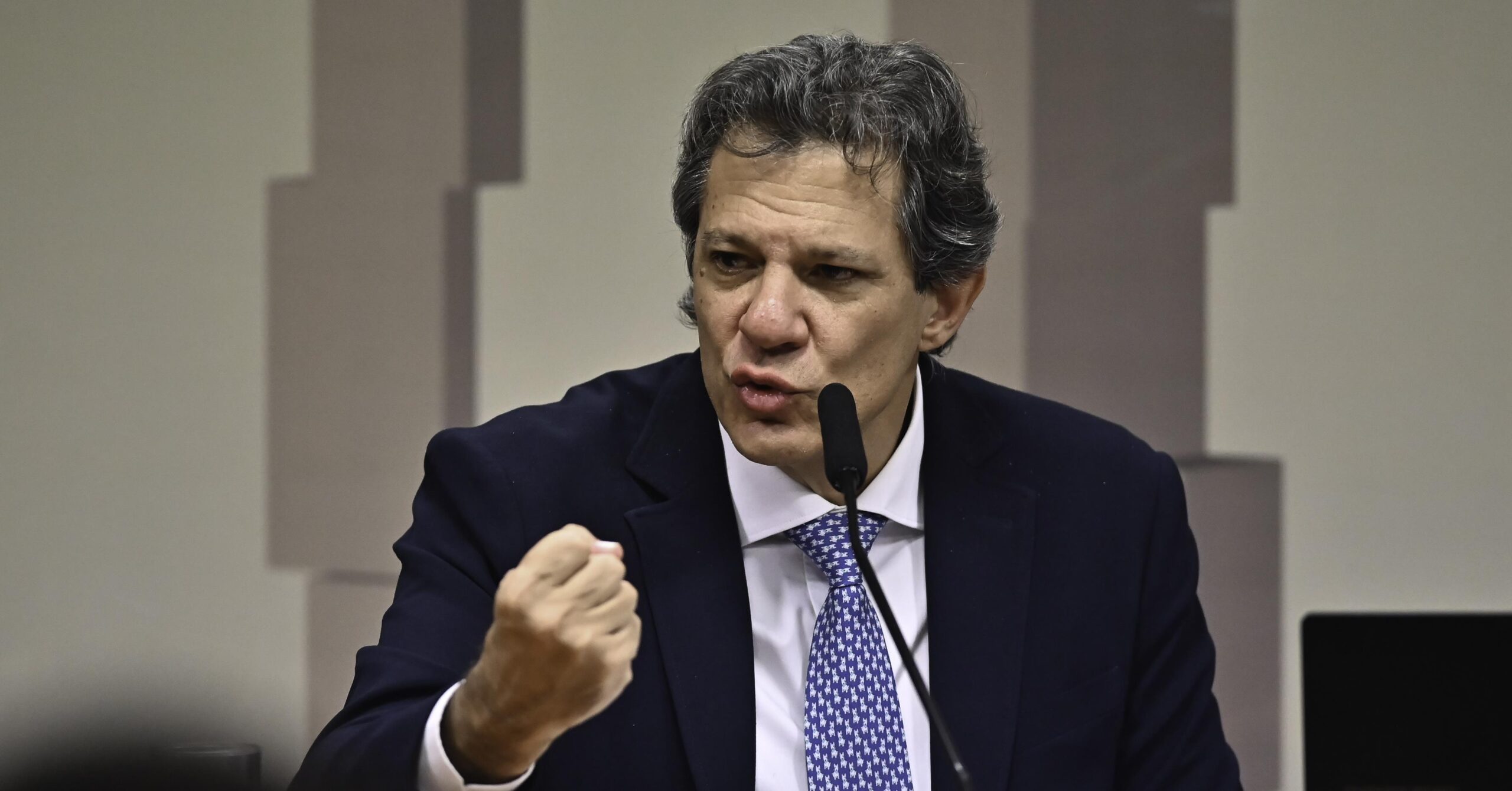 Haddad diz estar aberto a flexibilizar mudanças no seguro-defeso