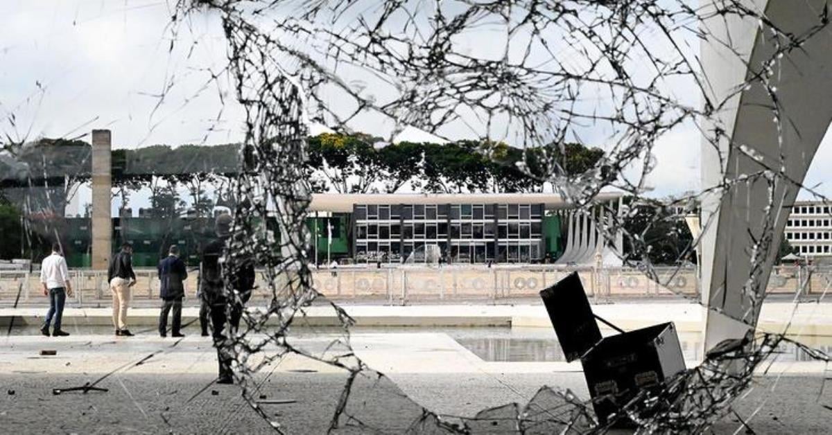 Hugo Motta descarta anistia “ampla, geral e irrestrita”