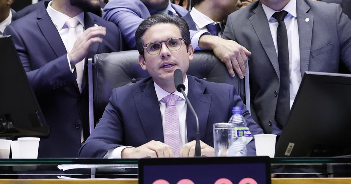 Hugo Motta retoma Mesa Diretora e defende conciliação na Câmara