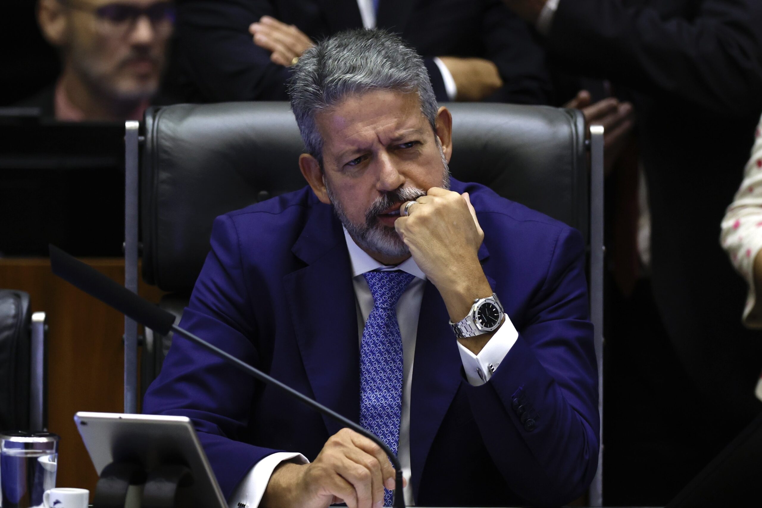 Lira prevê aprovação de isenção de Imposto de Renda até dezembro.