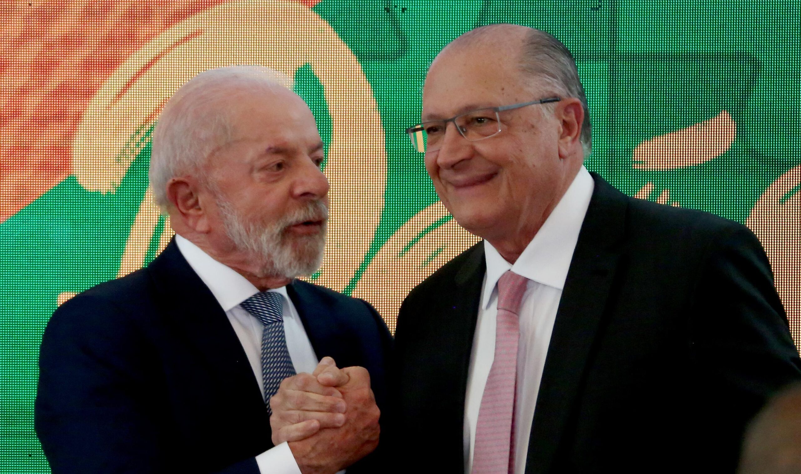 Lula anuncia R$ 30 bi para proteger empresas do tarifaço dos EUA