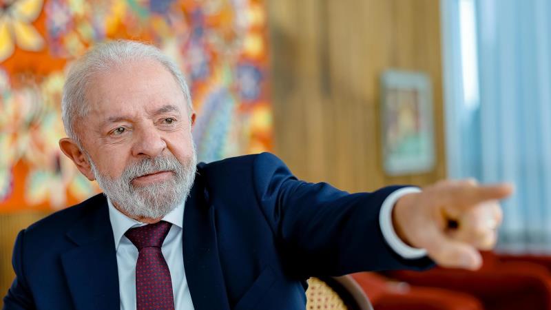 Lula traçou paralelo entre Eduardo Bolsonaro e militar que denunciou Tiradentes à coroa portuguesa.
