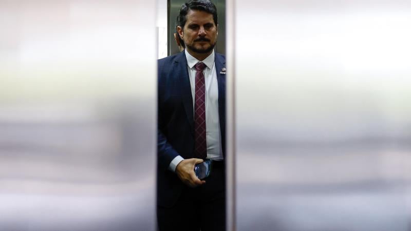 Marcos do Val viajou para os EUA sem autorização judicial.