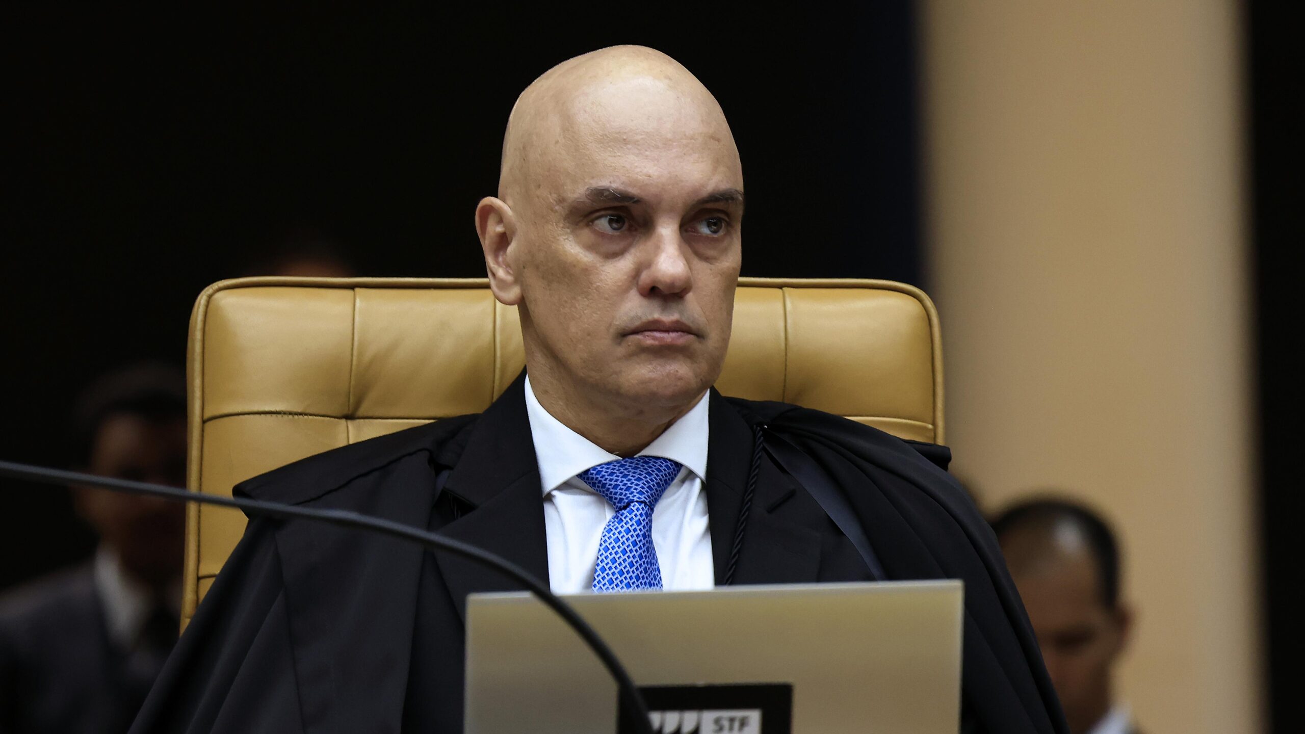 Decisão de Moraes libera visita de aliados a Bolsonaro.